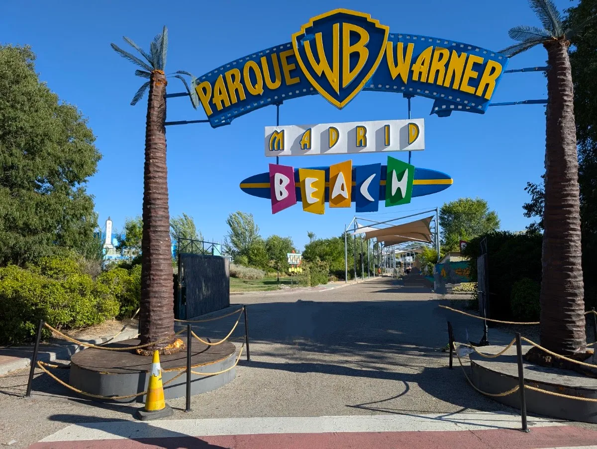 Parque Warner Beach